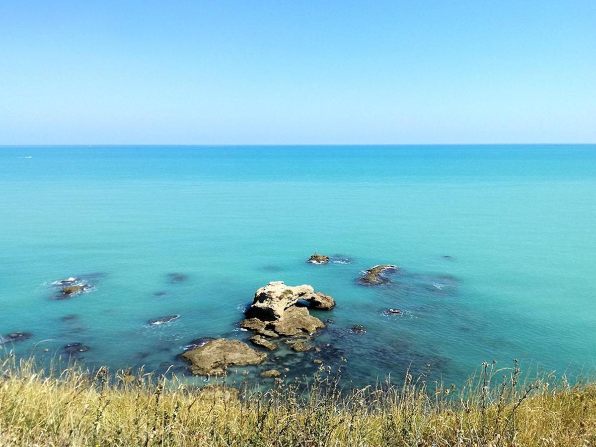 Al Faro Bianco B&B E Residence Con Parcheggio Васто Экстерьер фото