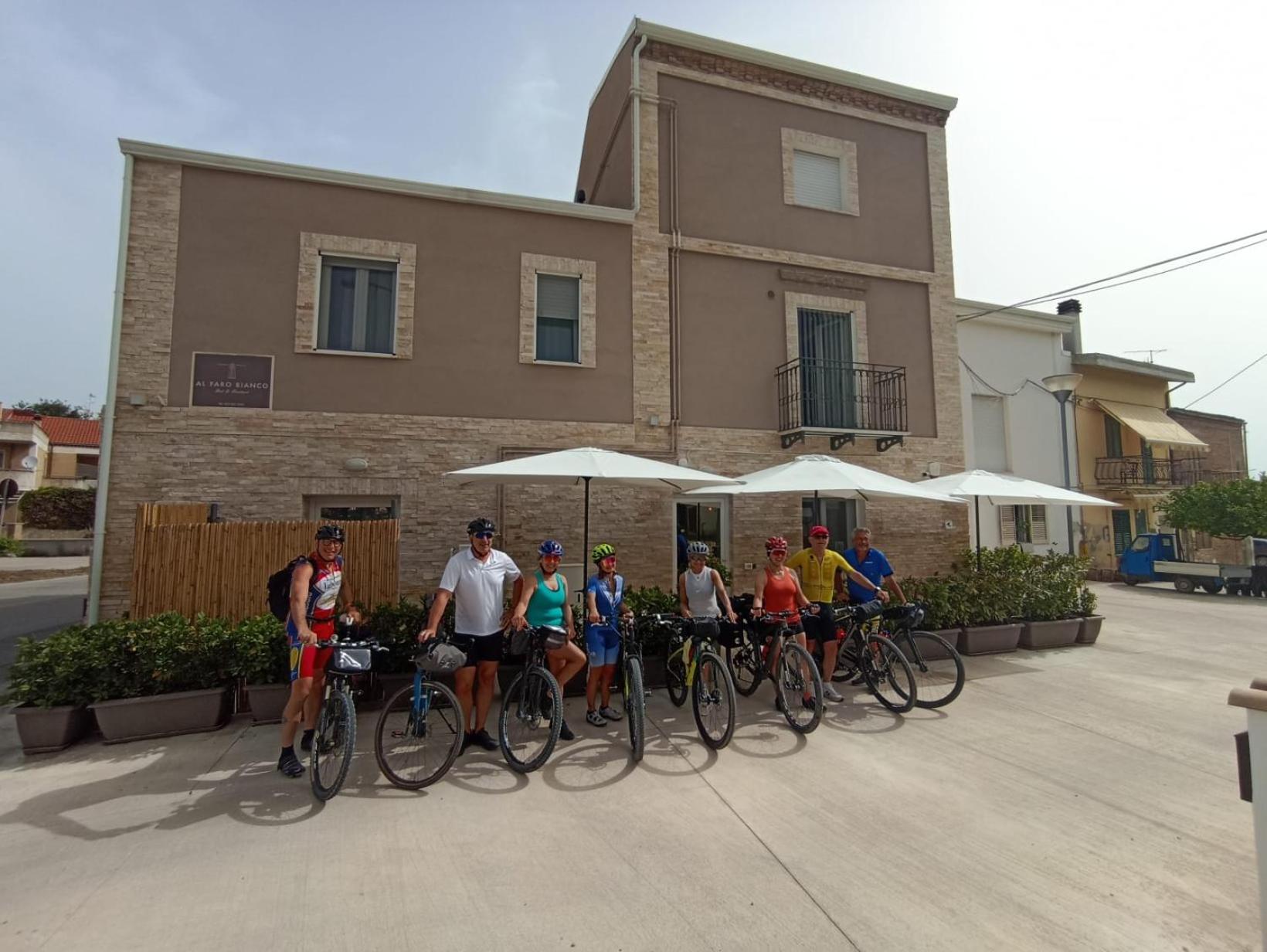 Al Faro Bianco B&B E Residence Con Parcheggio Васто Экстерьер фото